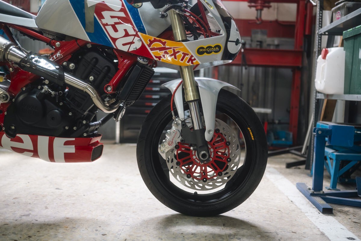 La riconoscete? E' una Royal Enfield Guerrilla 450!